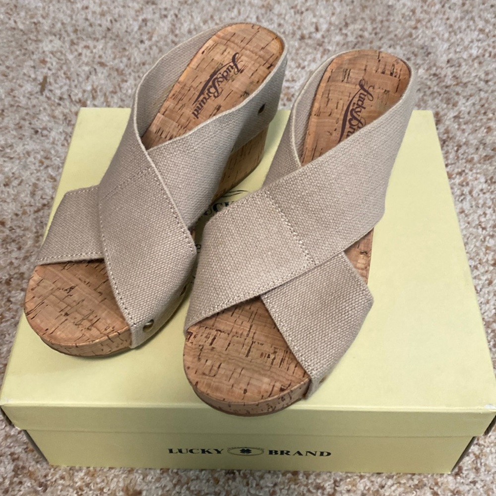 Lucky Brand size 6.5.